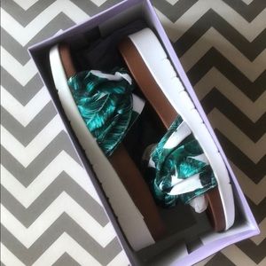 Madden Girl Uma Slide